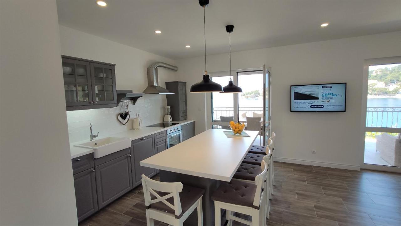 Aria Apartment Sumartin Exterior photo
